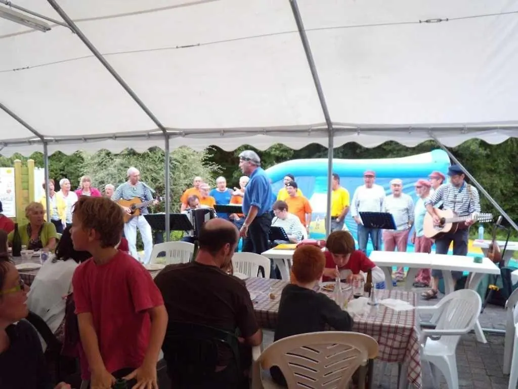 Camping 3 Etoiles - Piscine - Ccafbbc Huelgoat